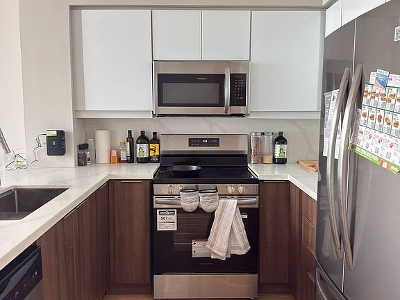 3rd image of 509 Beecroft Rd #Penthouse 09