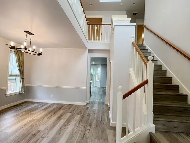 21425 SE 1st Pl — Photo 3