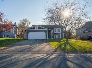 1898 Bear Path Trl, Eagan, MN 55122