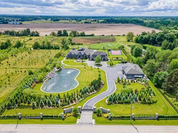 1272 Fiddlers Green Rd, Hamilton, ON L9G 3L1