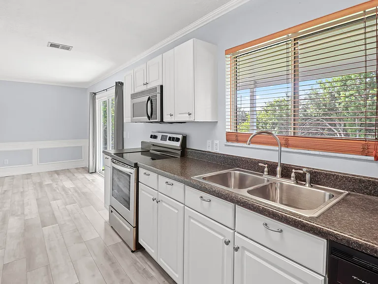 610 NW Billiar Ave — Photo 14