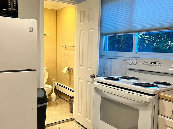 5th image of 258 Sommerville Pl #1B