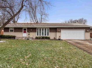 1401 N Walnut St, Normal, IL 61761