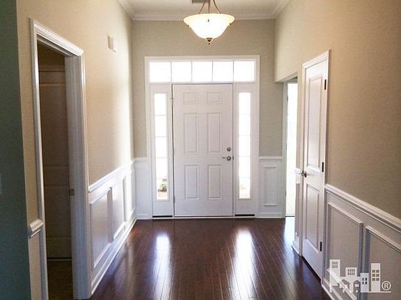 3rd image of 580 Lune Court
