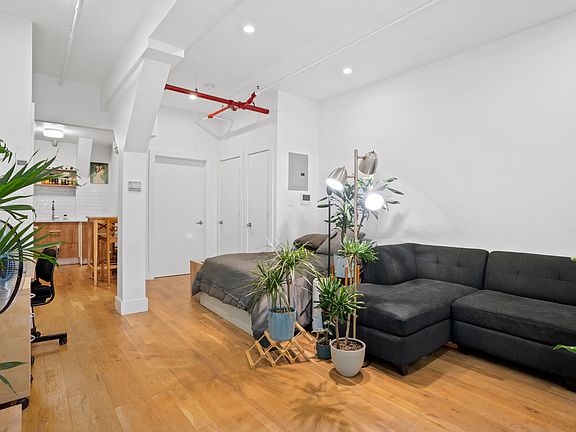 3rd image of 517 W 45th St #12A