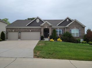 105 Hannahs Mill Dr, Lake Saint Louis, MO 63367