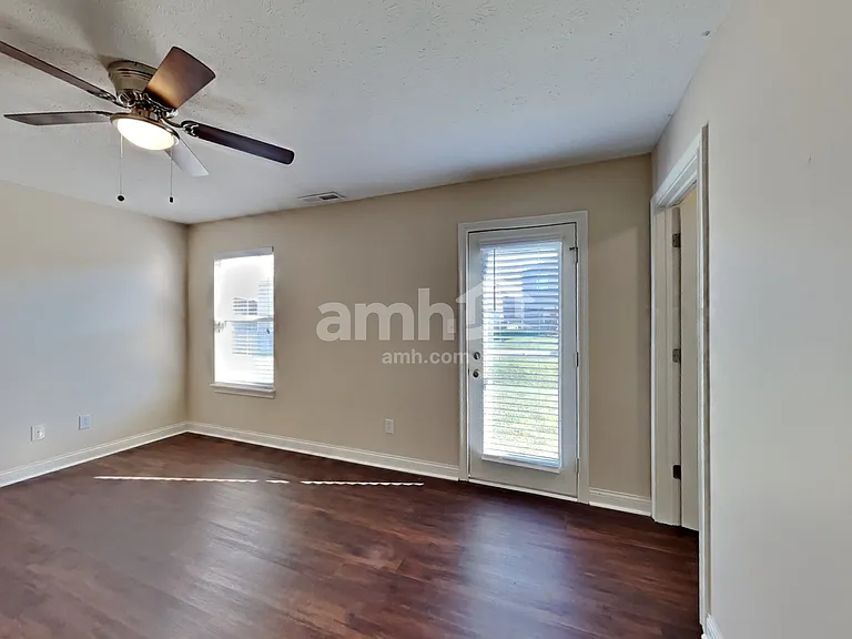 681 Bridgebend Run — Photo 8