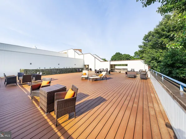 1951 Sagewood Ln APT 123, Reston, VA 20191