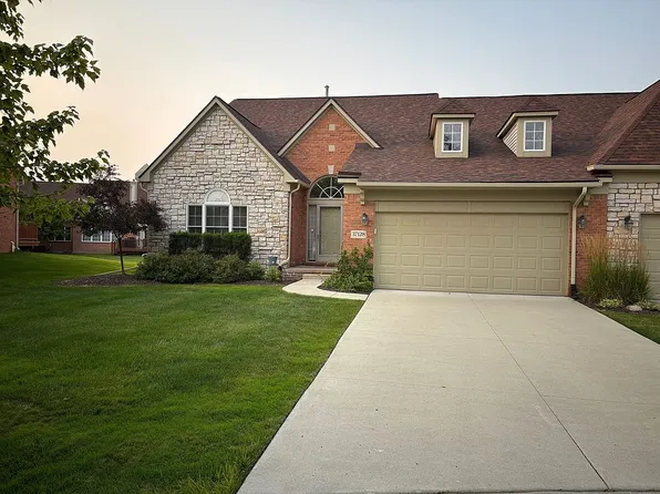 37128 Southwind Ct #1, Farmington Hills, MI 48331