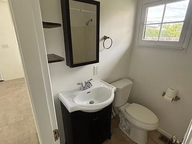 1330 Carmelita Ave — Photo 5