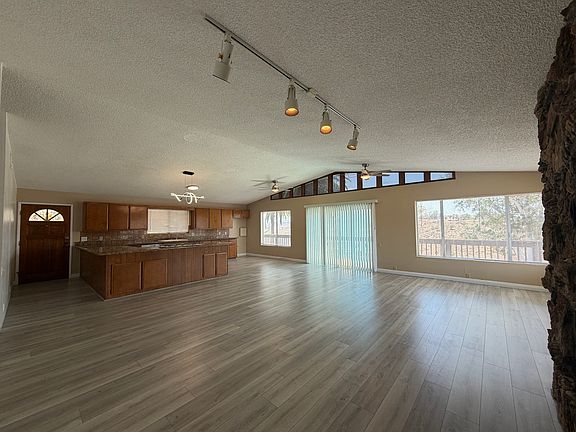 2nd image of 16927 Bell Ave