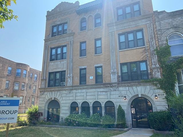 1st image of 6126 S Woodlawn Ave APT 290