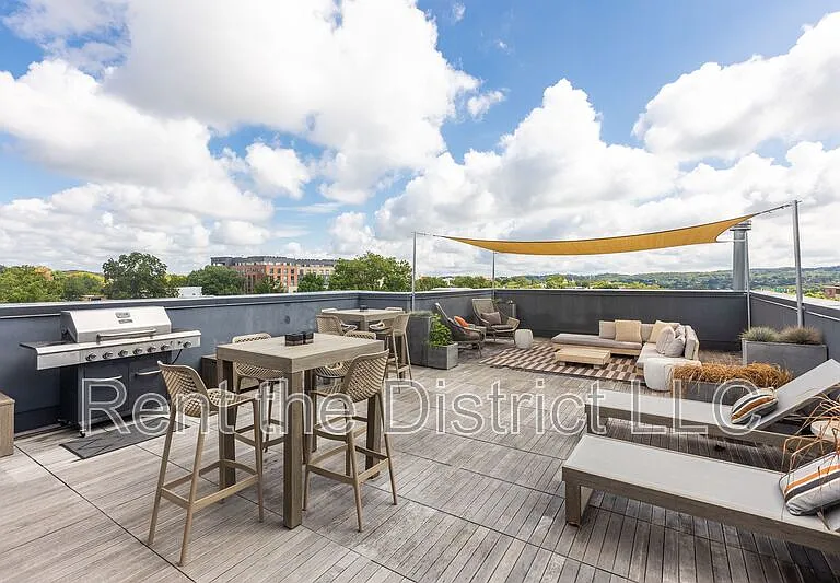 1345 K St SE #T-01 — Photo 16