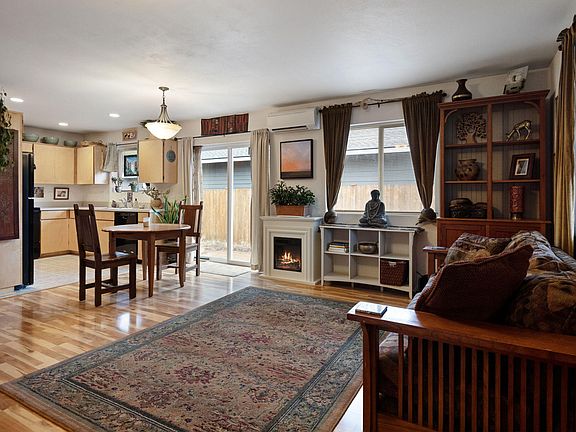 5th image of 412 N Desert Rose Loop