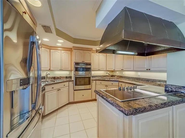 675 S Gulfview Blvd #Penthouse 1 — Photo 17