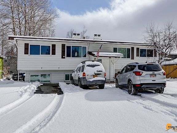 2nd image of 8023 Bearberry St APT 3