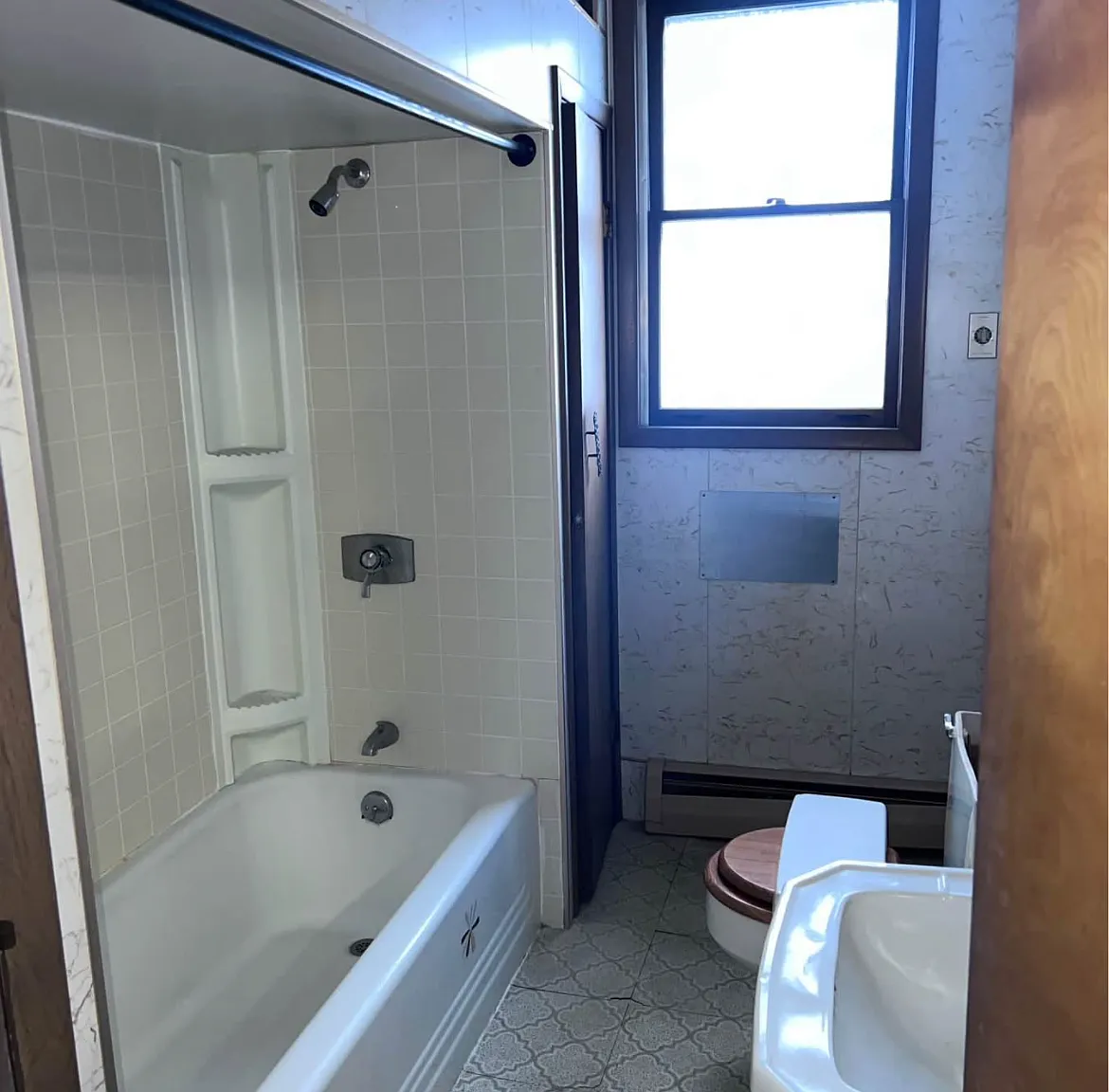2 bed, 1000 sqft, $1,225 — Photo 2