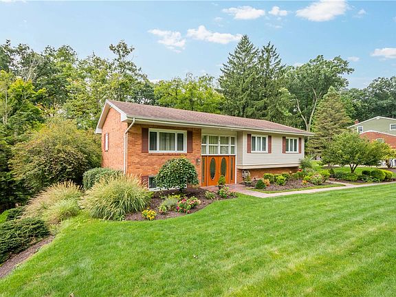 3rd image of 156 Gateshead Dr