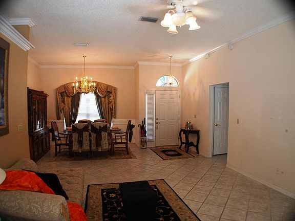 5th image of 8099 Donegal Ln
