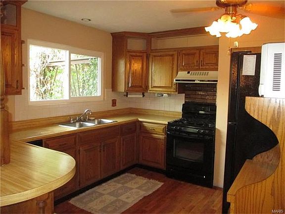 4th image of 934 Chula Dr