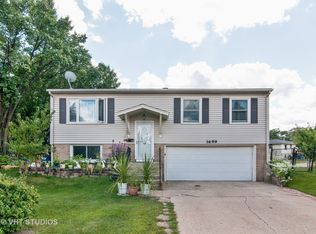 1699 Tanglewood Ave, Hanover Park, IL 60133