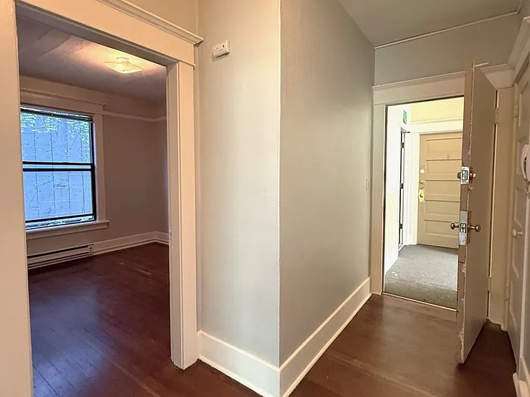 502 Minor Ave N — Photo 10