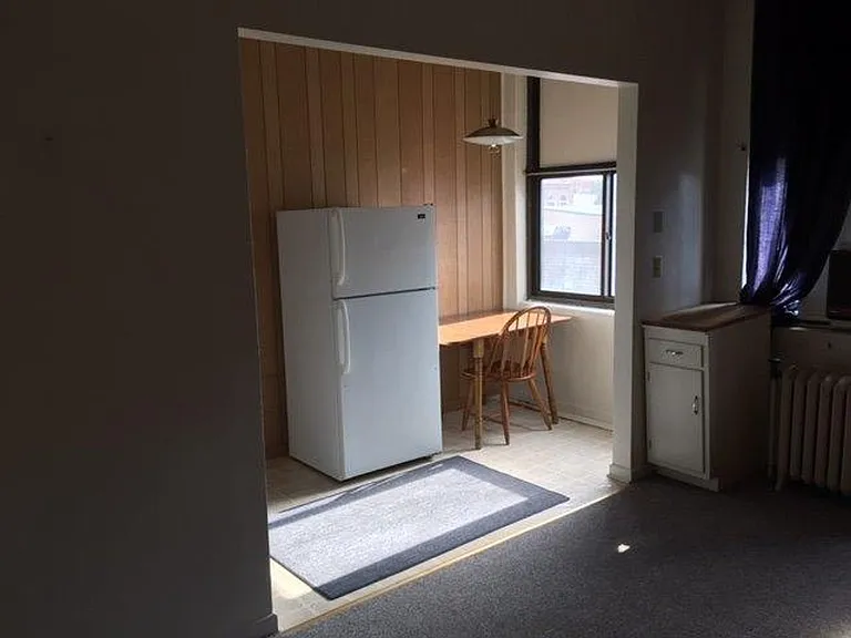 312 N Lawler St — Photo 6
