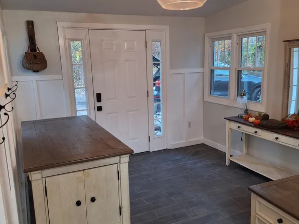 13 Creek Ln, Averill Park, NY 12018