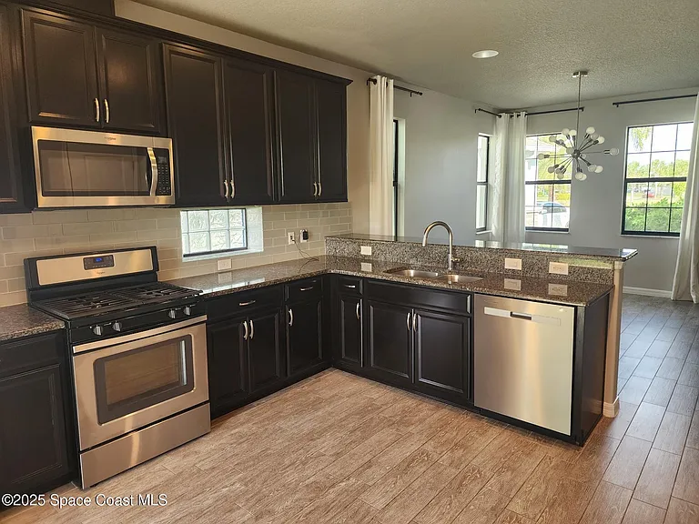 2882 Amethyst Way — Photo 12