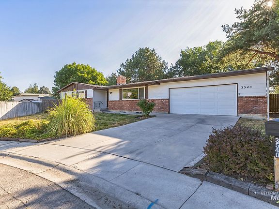 3rd image of 3540 N Kingswood Dr