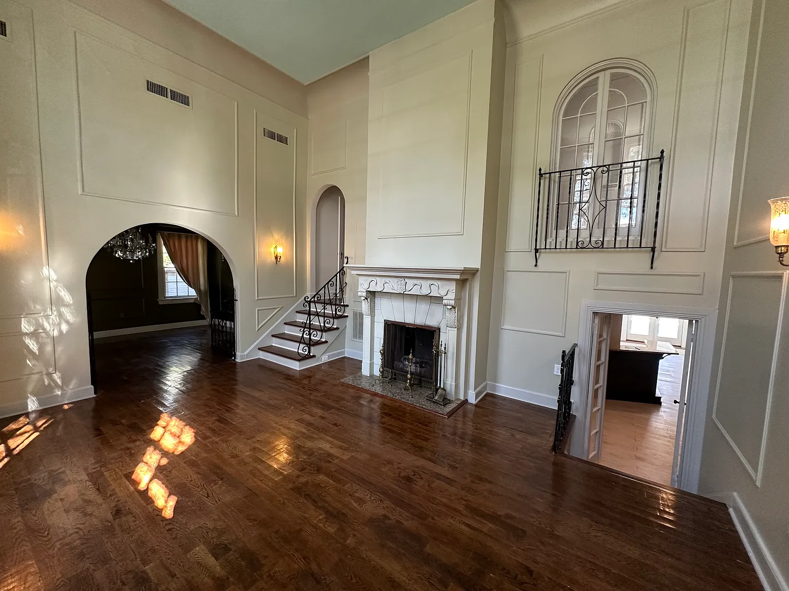 5 bed, 3750 sqft, $4,750 — Photo 3