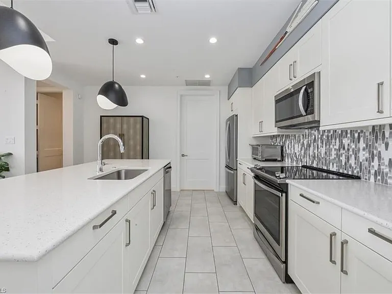 1111 Central Ave #401 — Photo 9