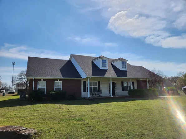 710 W Little Flower Ln, Stigler, OK 74462