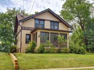 2 Wellington Rd, Pittsburgh, PA 15221