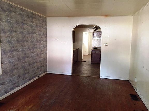 3rd image of 2 E Reel Ave