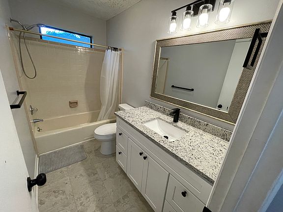 Upstairs hall bathroom
