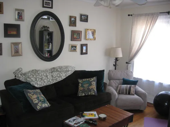 (undisclosed Address), Chicago, IL 60657