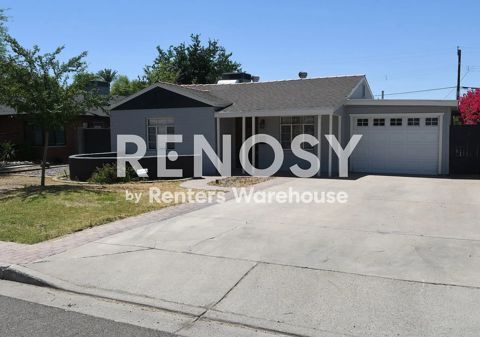 Updated 3 Br 2 Ba 1 Cg Home Near Camelback and 3rd Ave in Central Phoenix — Photo 1