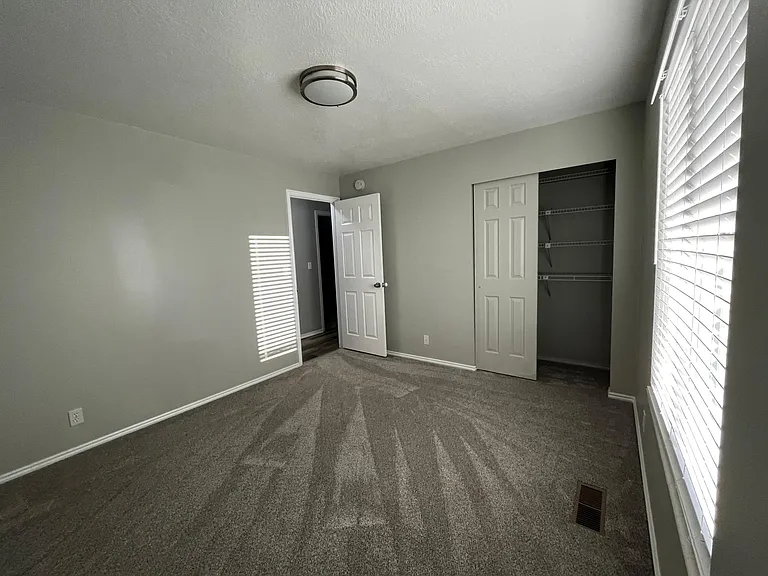 1442 N 900 W — Photo 17