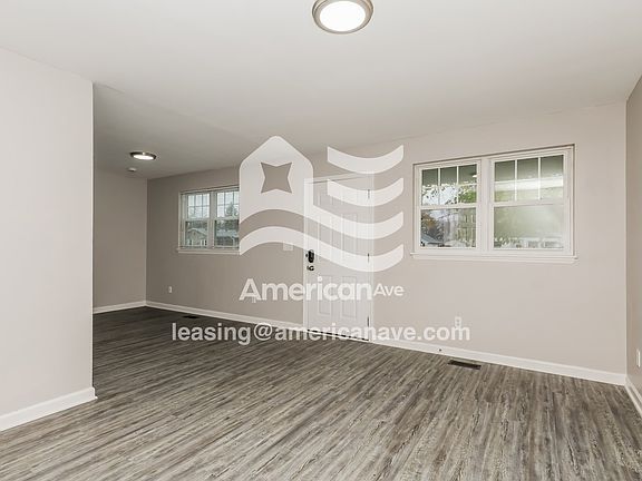 1420117_004_wm_-_living_room_13334273.jpg