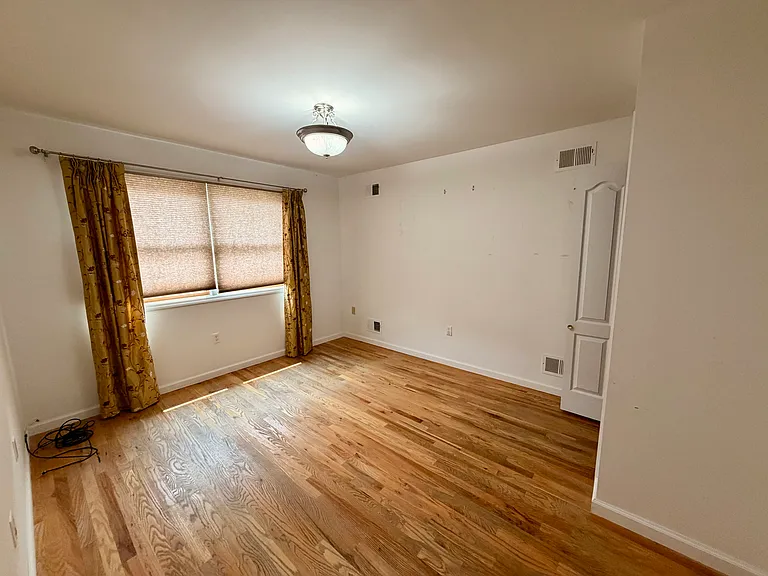 10 Cornelia St #2 — Photo 5