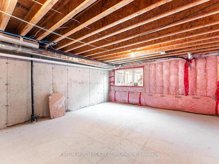 84 Fortis Cres — Photo 30