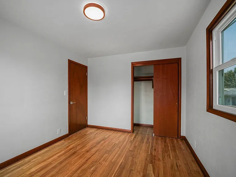 2955 Wedgewood Ct NE — Photo 8