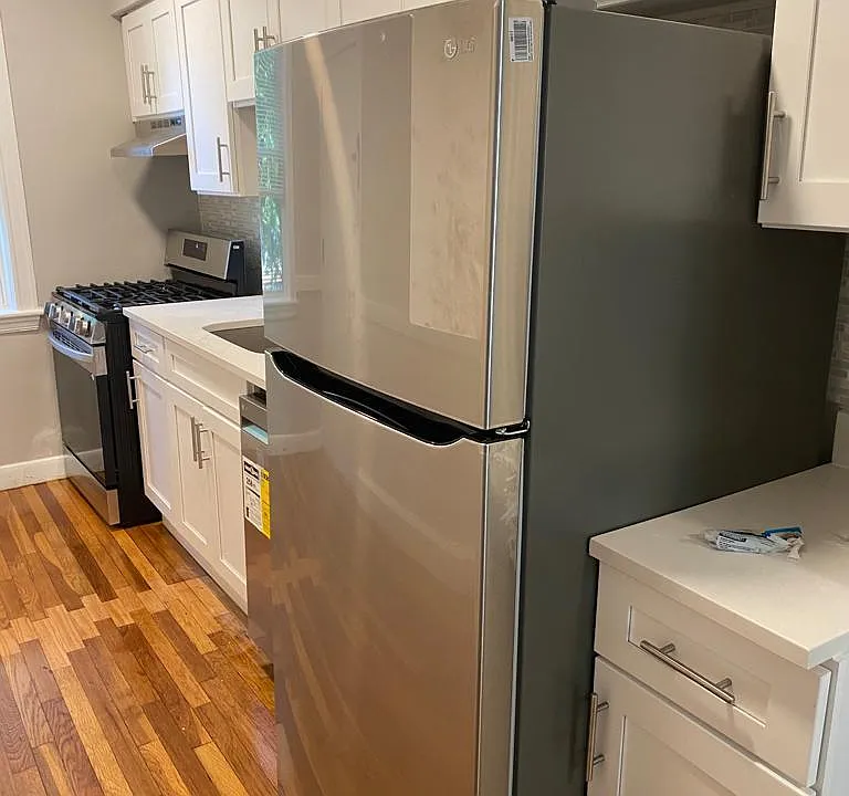169 Kent St #2