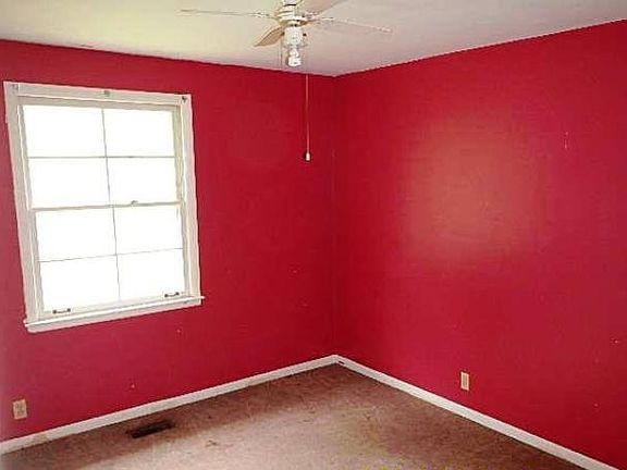 5th image of 4037 Matilda St