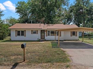 104 E 3rd St, Omaha, TX 75571