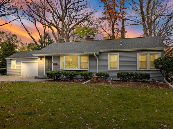 2037 Ash St, Waukegan, IL 60087