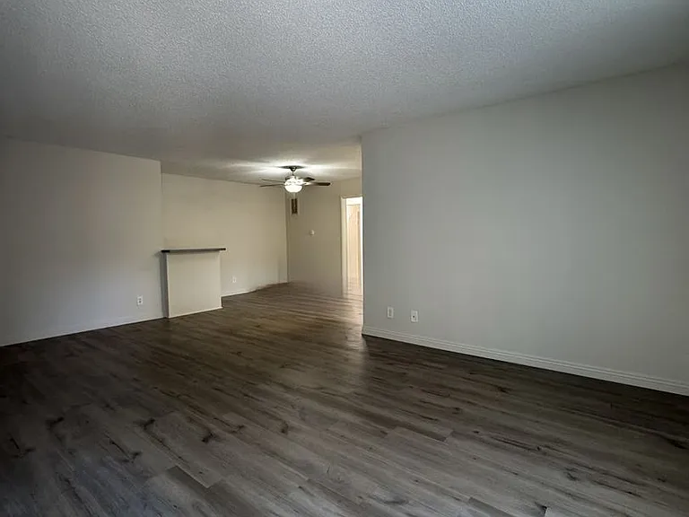 Maison De Michelle Apartments — Photo 27