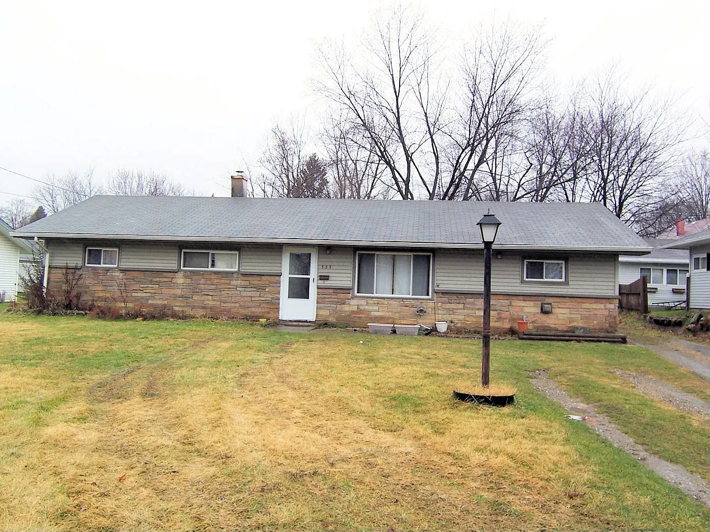 525 Western Pl photo 1