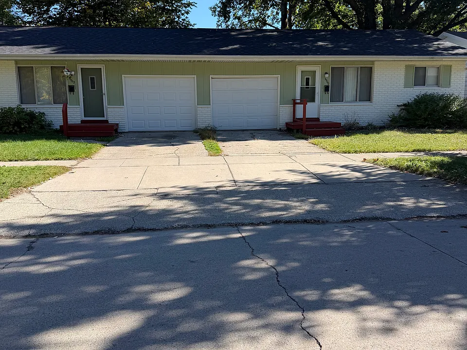 3902 Bauer Dr